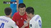 以理服人！傅明用英语向乌兹别克球员说明判罚原因